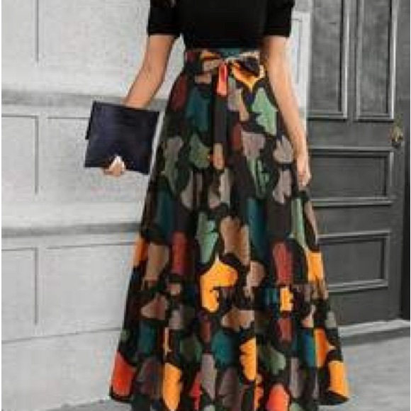 SHEIN Dresses & Skirts - SHEIN Black Maxi dress with Multicolor Abstract Print size XS
